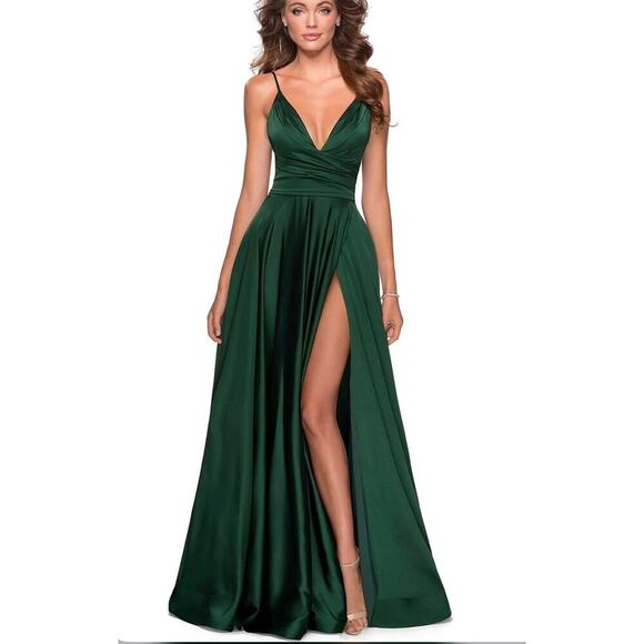NEW NWT La Femme 28607 Emerald Gown Dress size 0 - Picture 1 of 6